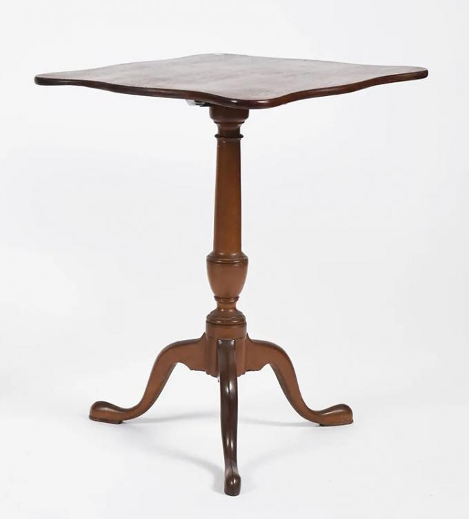 Queen Anne Tilt-Top Candlestand